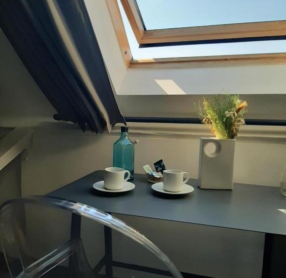 تختخواب و صبحانه La Villa 30