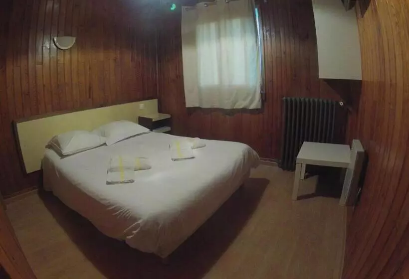 Hotelli Auberge Du Virage