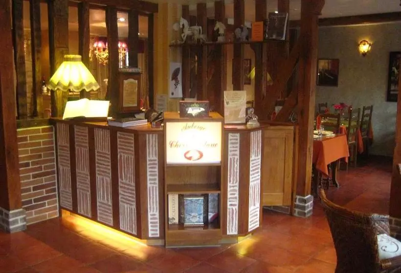 ホテル Auberge Le Cheval Blanc