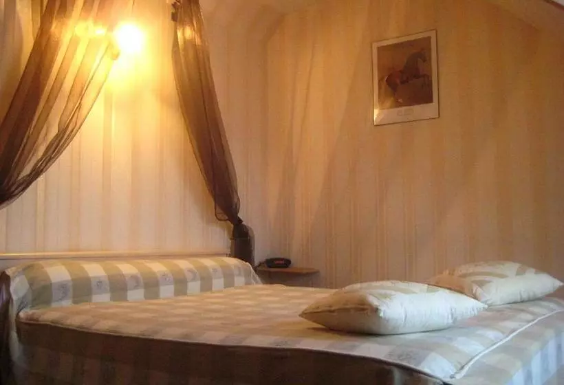 ホテル Auberge Le Cheval Blanc
