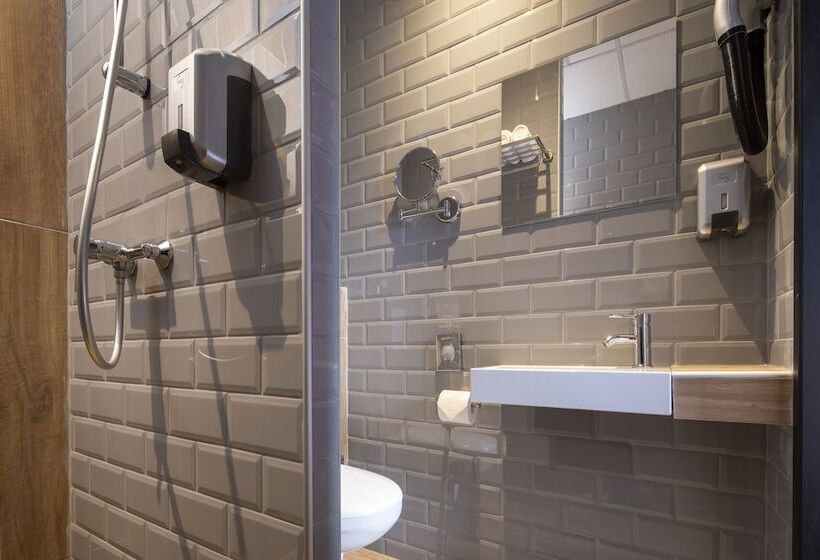 Отель Cocoon Inn