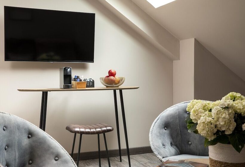 Отель Cocoon Inn