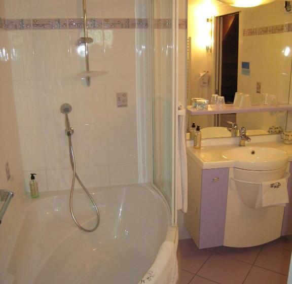 Отель Hôtel Le Manoir Aux Vaches