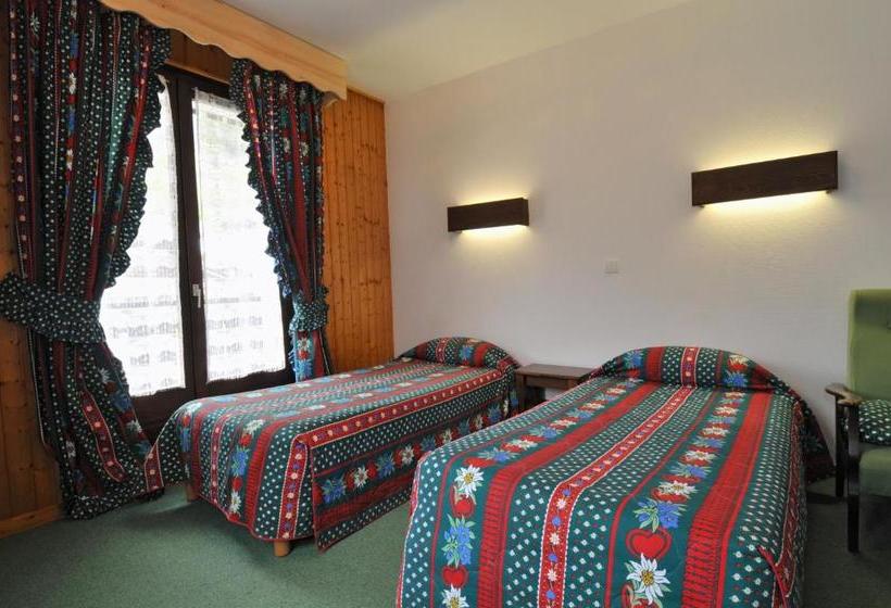 Отель Hôtel Le Mont Jorat