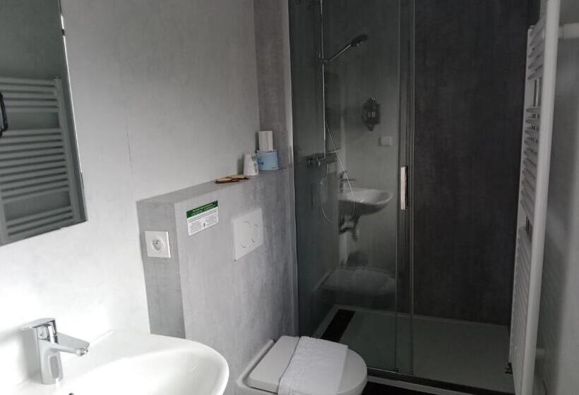 Отель Hôtel Le Mont Jorat