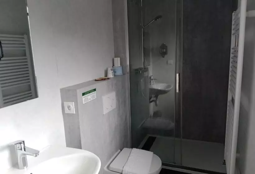 ホテル Hôtel Le Mont Jorat