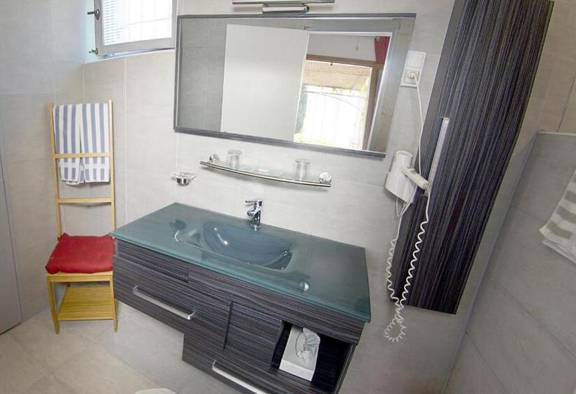 فندق Hôtel Les Orangers