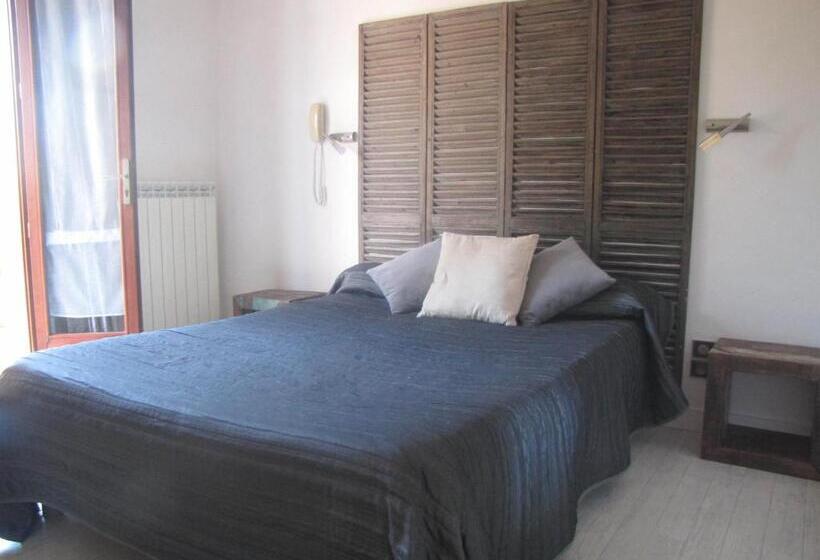 فندق Hôtel Les Orangers