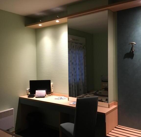 ホテル Hôtel Restaurant De L Europort