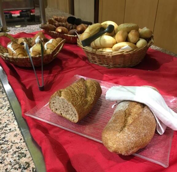 ホテル Hôtel Restaurant De L Europort