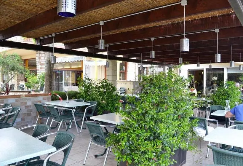 هتل Hôtel Restaurant Mon Auberge