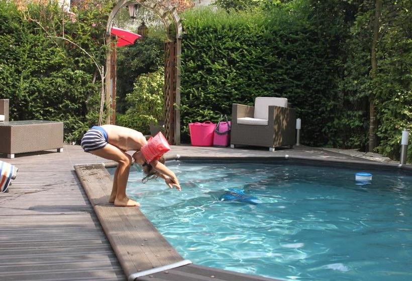 تختخواب و صبحانه Côté Jardin Chambres D Hôtes