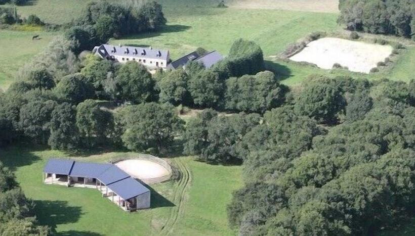 مبيت وإفطار Domaine De Lesvaniel