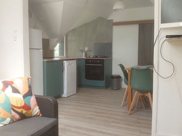 مبيت وإفطار Domaine De Lesvaniel