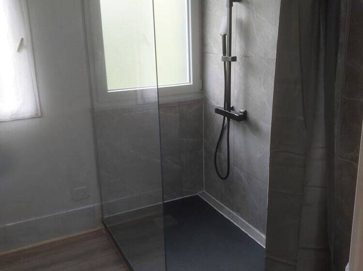 مبيت وإفطار Domaine De Lesvaniel