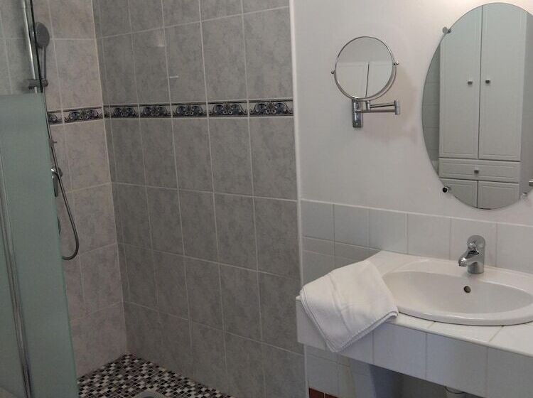 مبيت وإفطار Domaine De Lesvaniel