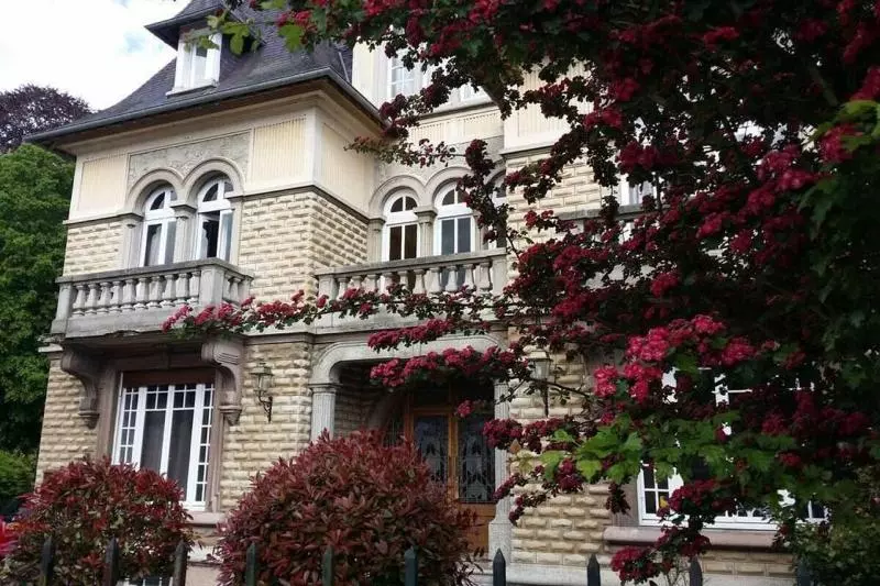 تختخواب و صبحانه Le Castel Guesthouse