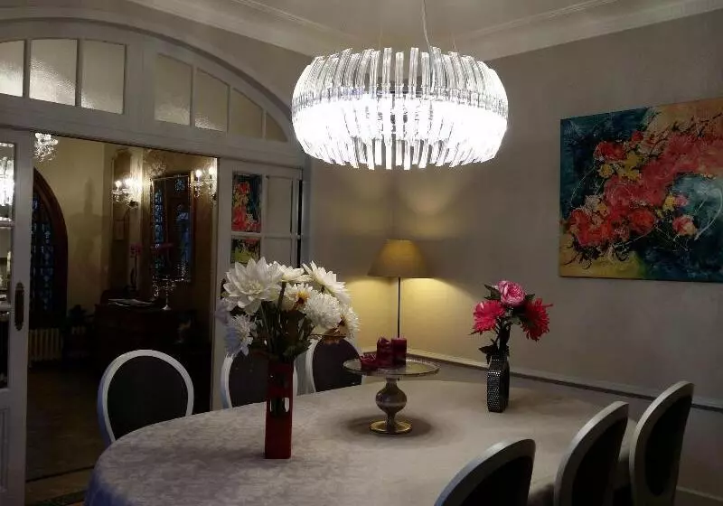 تختخواب و صبحانه Le Castel Guesthouse