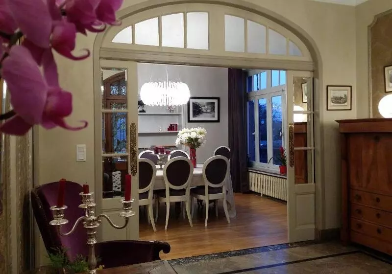 تختخواب و صبحانه Le Castel Guesthouse