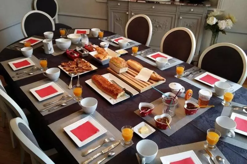 تختخواب و صبحانه Le Castel Guesthouse