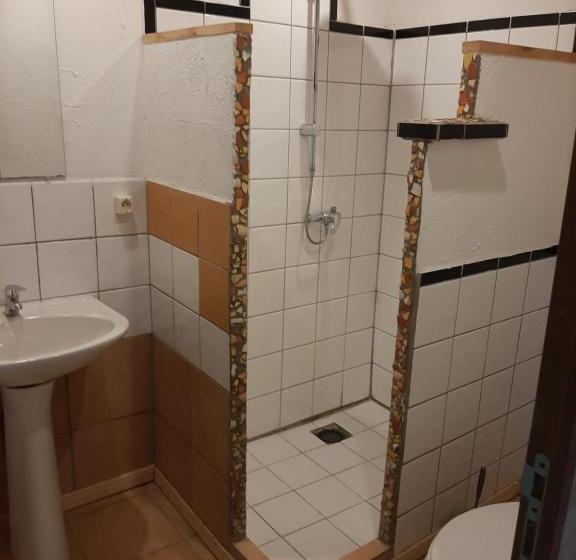 민박 Le Marconnès