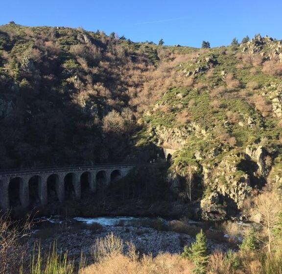 민박 Le Marconnès