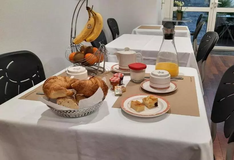 هتل Au Bon Accueil