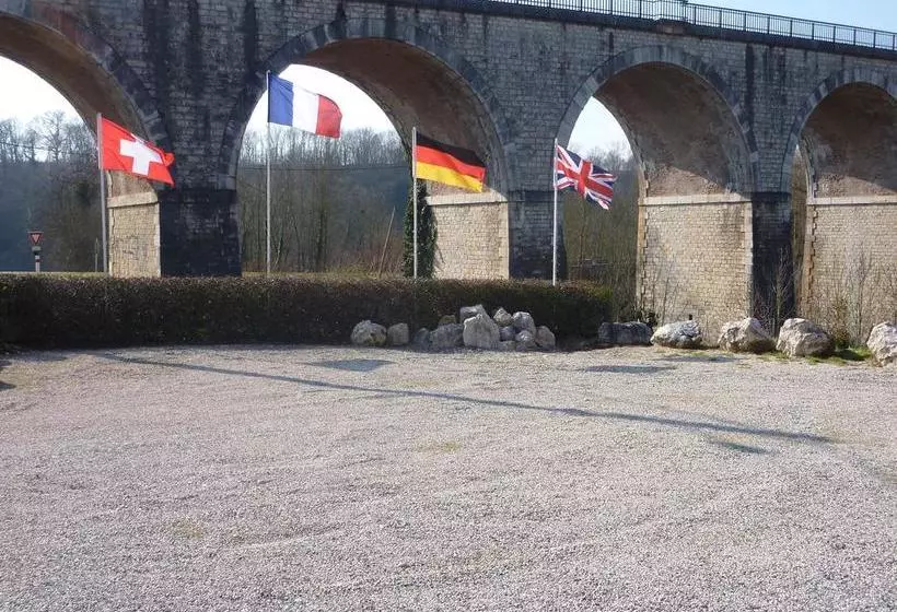 ホテル Auberge Du Viaduc