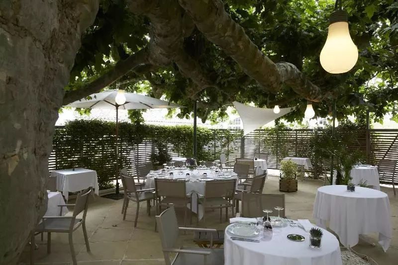 Hotelli Logis Hôtel   Restaurant Maison Claude Darroze