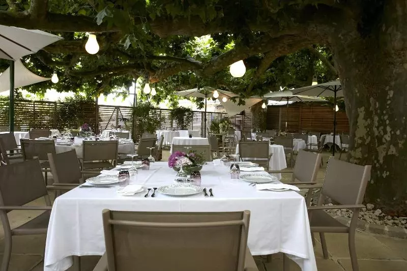 Hotelli Logis Hôtel   Restaurant Maison Claude Darroze