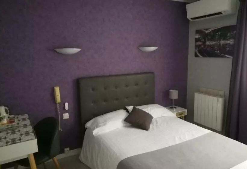 Hotelli Contact Hôtel Du Relais Thouars