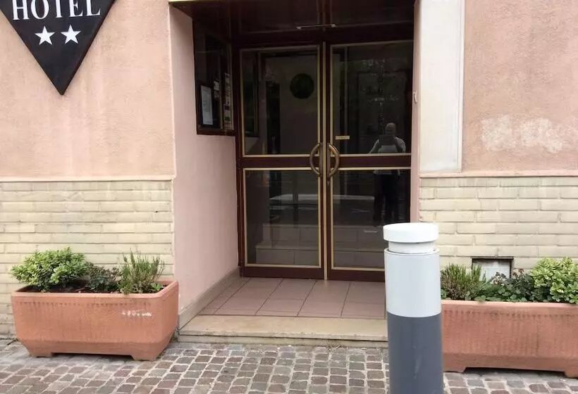 هتل De La Place