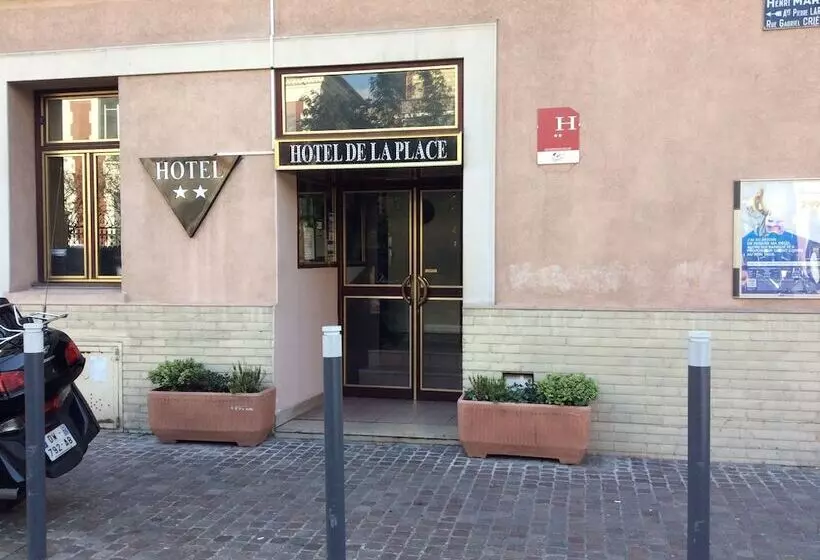 هتل De La Place
