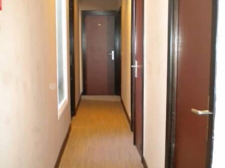 Отель De La Place