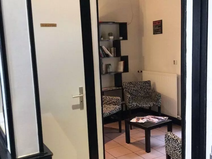 هتل De La Place