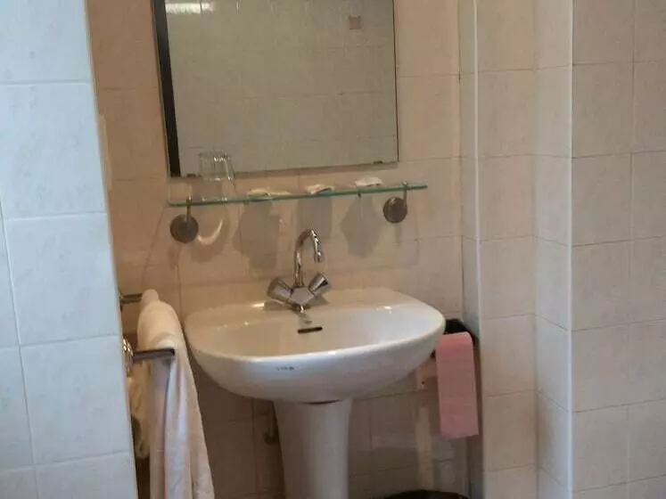 هتل De La Place