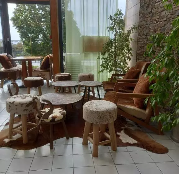 هتل Green Hôtels Orléans Nord Saran