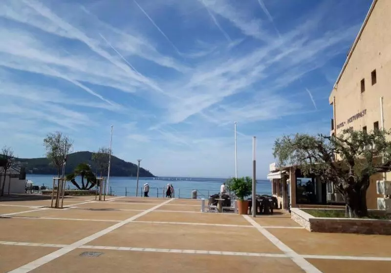 هتل Hôtel Chanteplage