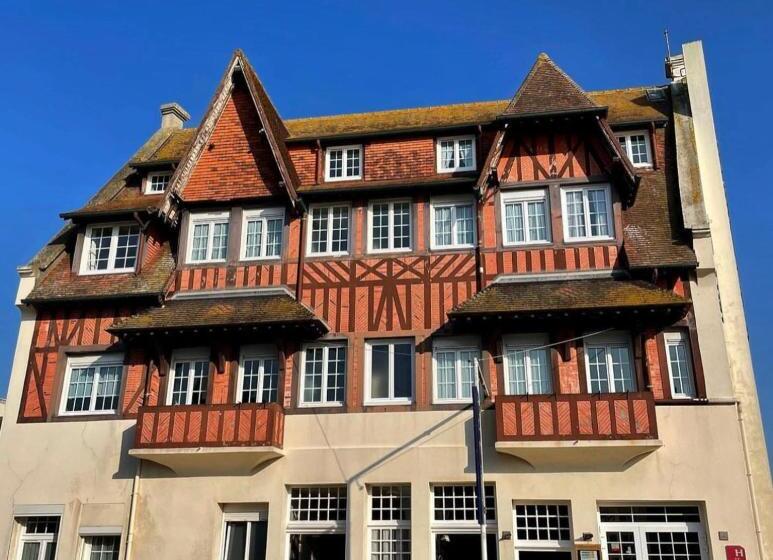 Отель Hôtel De La Mer Deauville Blonville Boutique Hôtel De Charme Vue Mer Ou Campagne Accès Direct