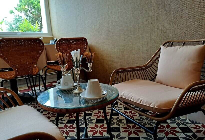 Отель Hôtel De La Mer Deauville Blonville Boutique Hôtel De Charme Vue Mer Ou Campagne Accès Direct