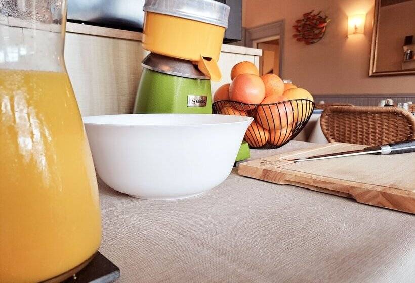 Отель Hôtel De La Mer Deauville Blonville Boutique Hôtel De Charme Vue Mer Ou Campagne Accès Direct