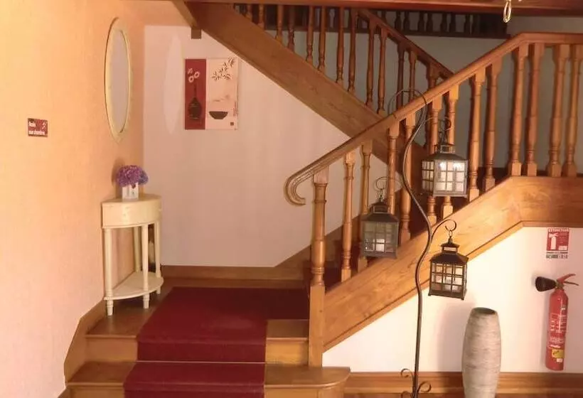 هتل Hôtel La Coudraie