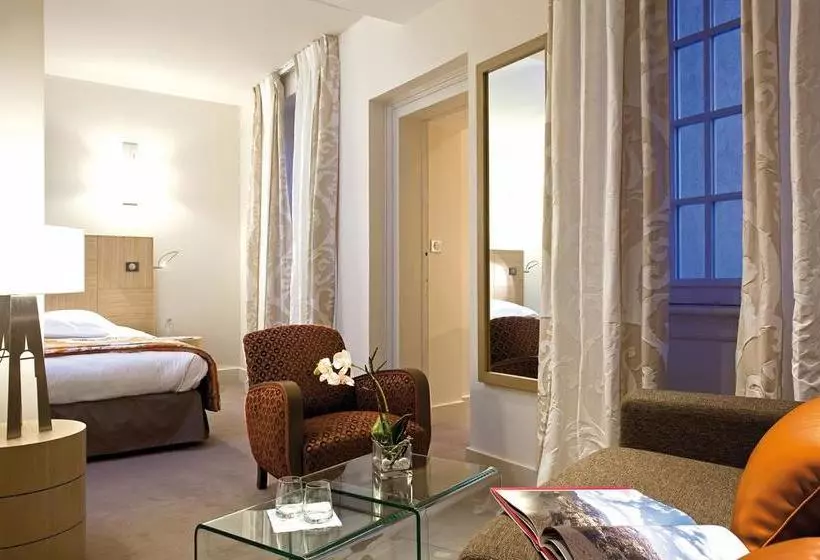 ホテル Hôtel Le Griffon D'or