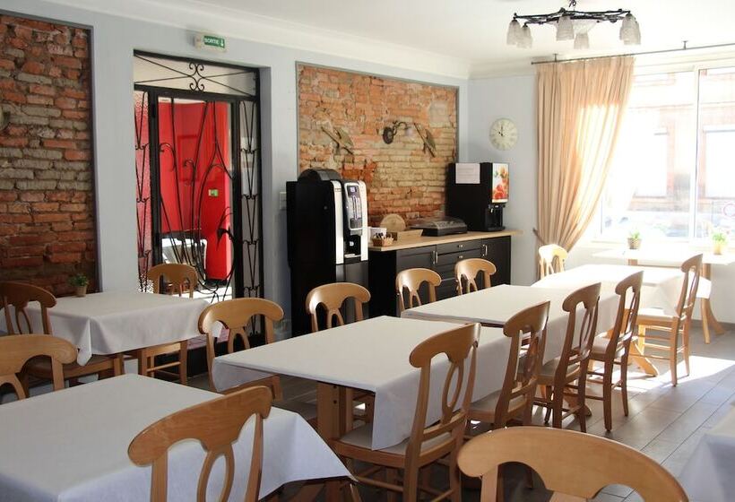 Отель Hôtel Le Luxembourg