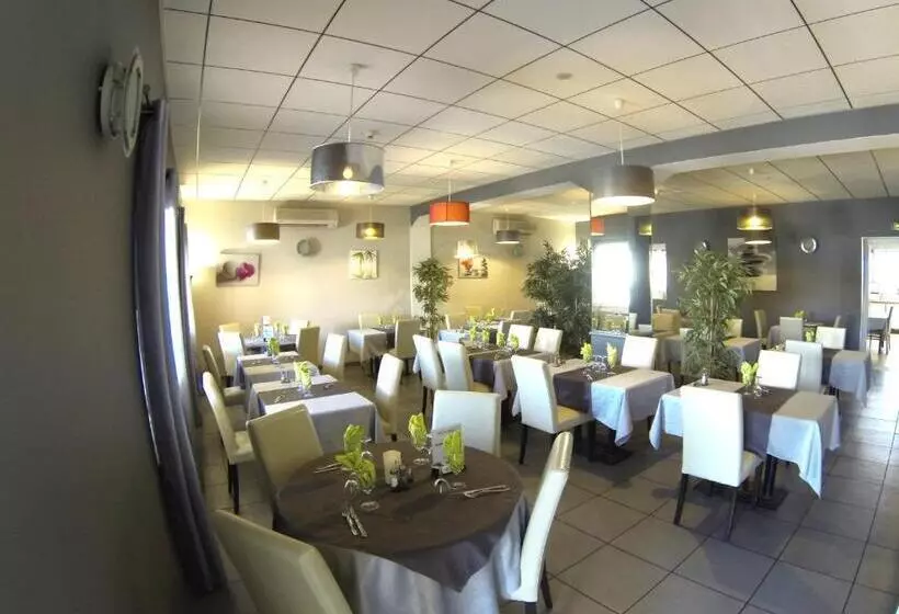 ホテル Hôtel Restaurant L  Empereur