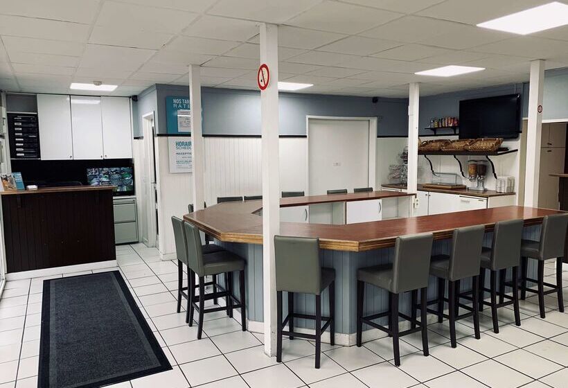 فندق Kyriad Direct Val De Reuil