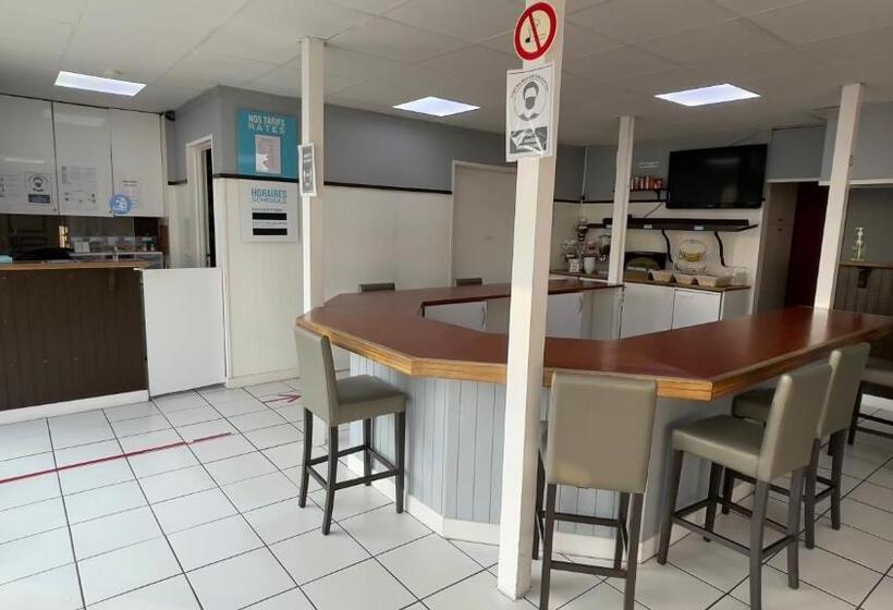 فندق Kyriad Direct Val De Reuil