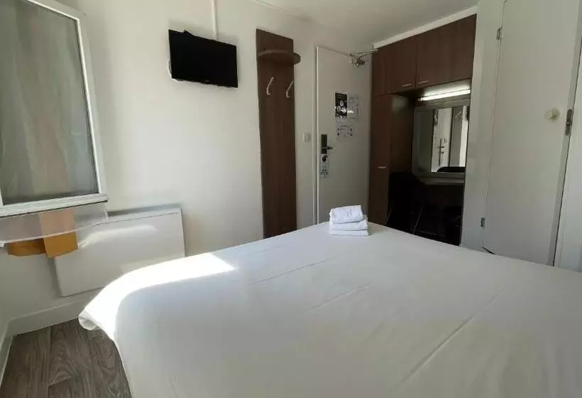 Hotelli Kyriad Direct Val De Reuil