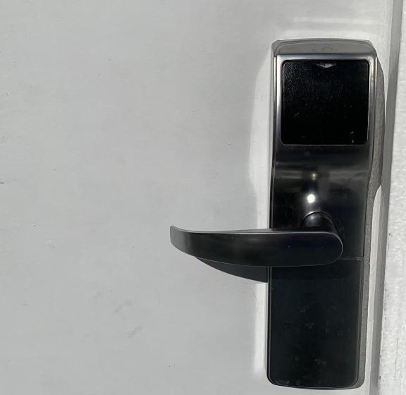 فندق Kyriad Direct Val De Reuil