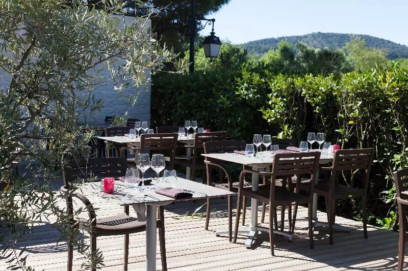 Logis Hotel & Restaurant L Etape Bouc Bel Air   Gardanne